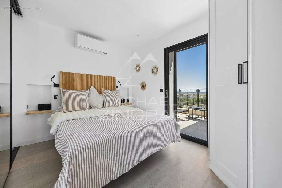Appartement à MANDELIEU-LA-NAPOULE