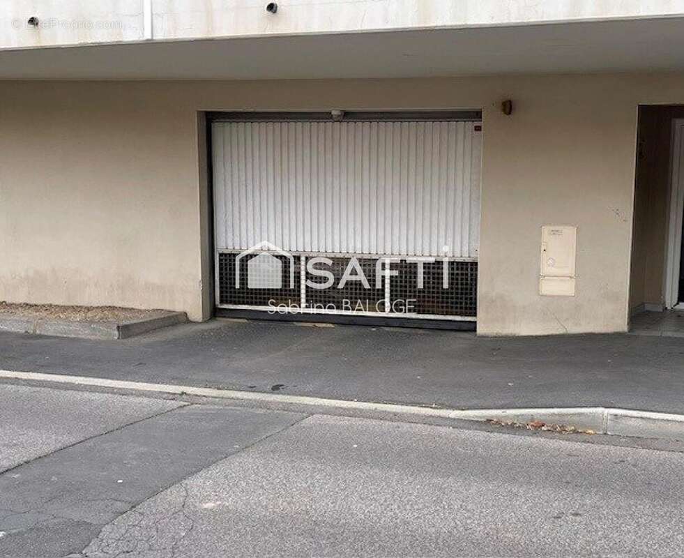 Photo 4 - Parking à SERIGNAN