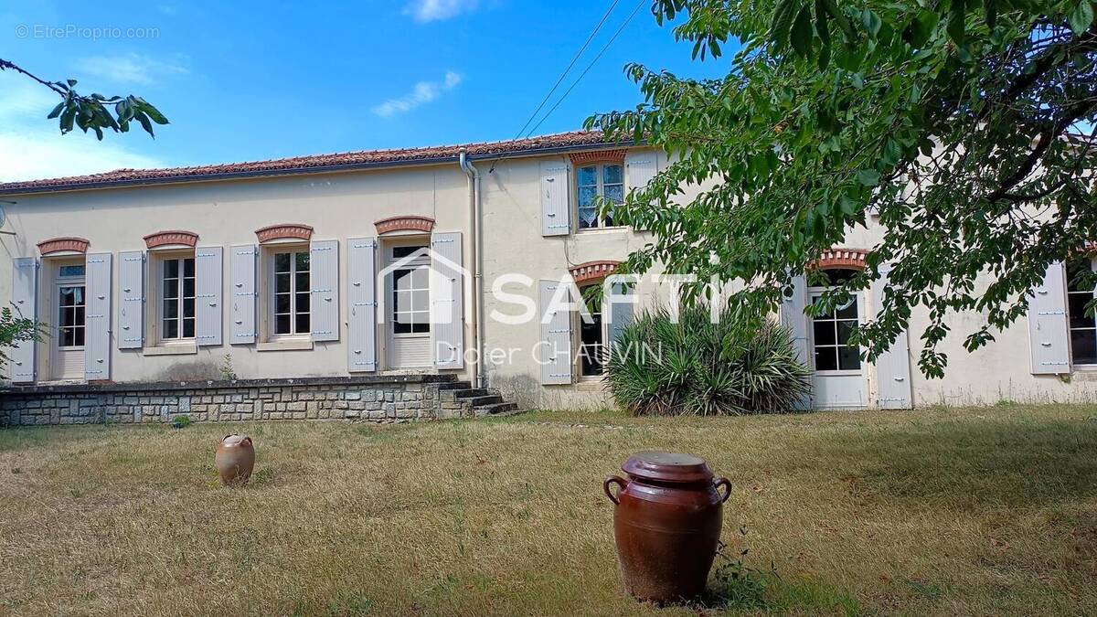 Photo 1 - Maison à AIGREFEUILLE-D'AUNIS