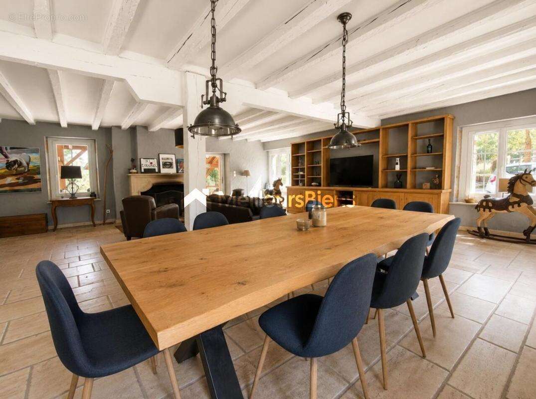 Maison à SAINT-GENIS-POUILLY