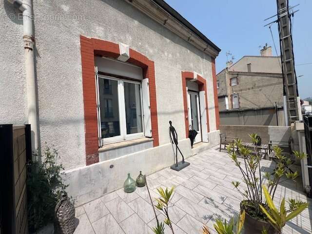 Maison à ROCHE-LA-MOLIERE