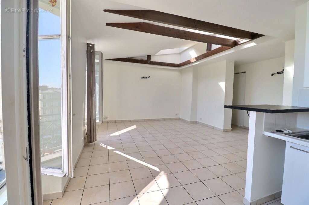 Appartement à NEUILLY-SUR-SEINE