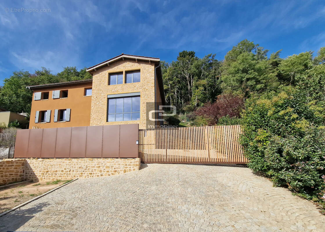 Maison à POLEYMIEUX-AU-MONT-D'OR