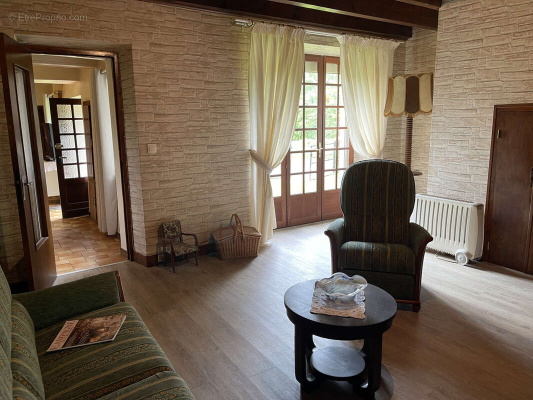 Maison à MEZIERES-SUR-ISSOIRE