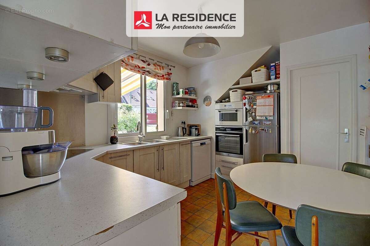 Maison 133 m² à Chambourcy  - photo 3