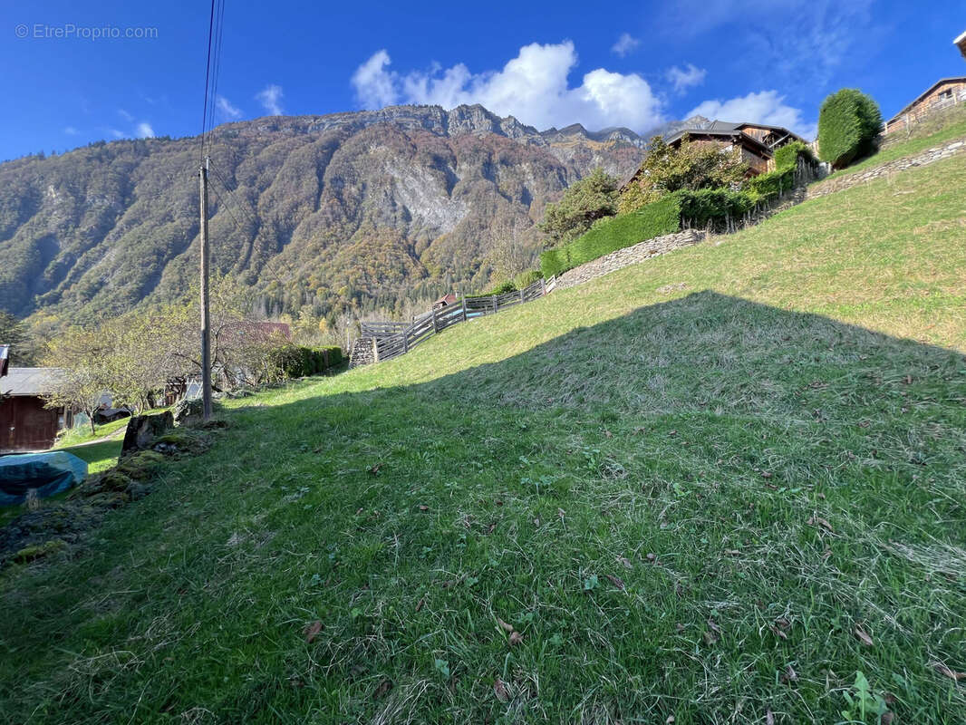 Terrain à UGINE