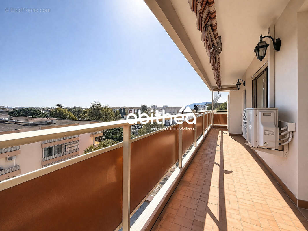 Appartement à MANDELIEU-LA-NAPOULE