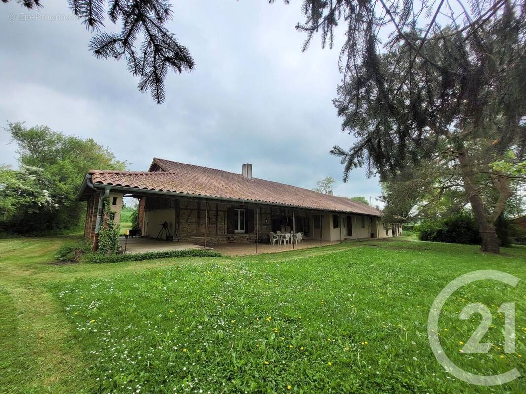 Maison à LA CHAPELLE-THECLE