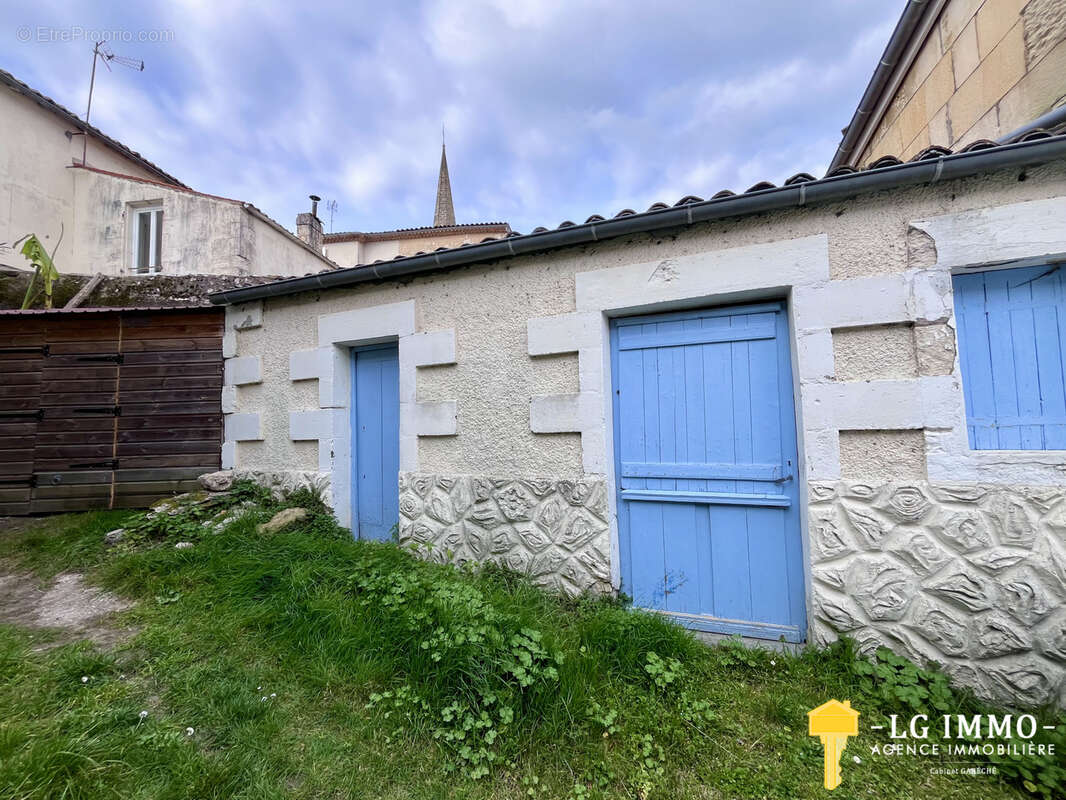 Maison à MORTAGNE-SUR-GIRONDE