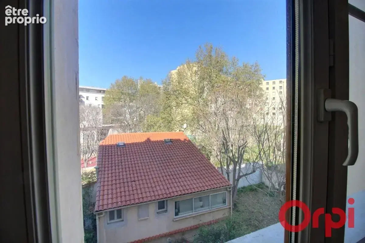 Marseille 13003 – Quartier La Villette : T3 traversant 74 m² – Lumineux – Balcon & Cave - photo 11