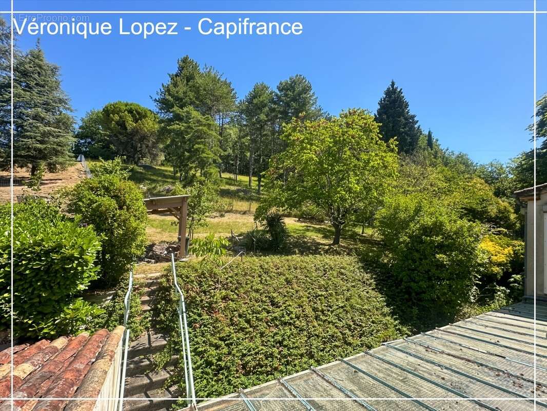 Agen, à seulement 6kms, authentique maison en pierre de 203m² avec grand terrain, garage et cave - photo 13