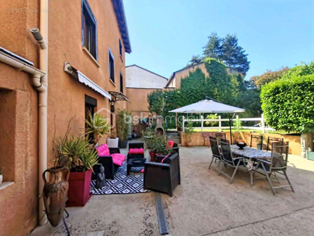 Maison à SAIL-SOUS-COUZAN