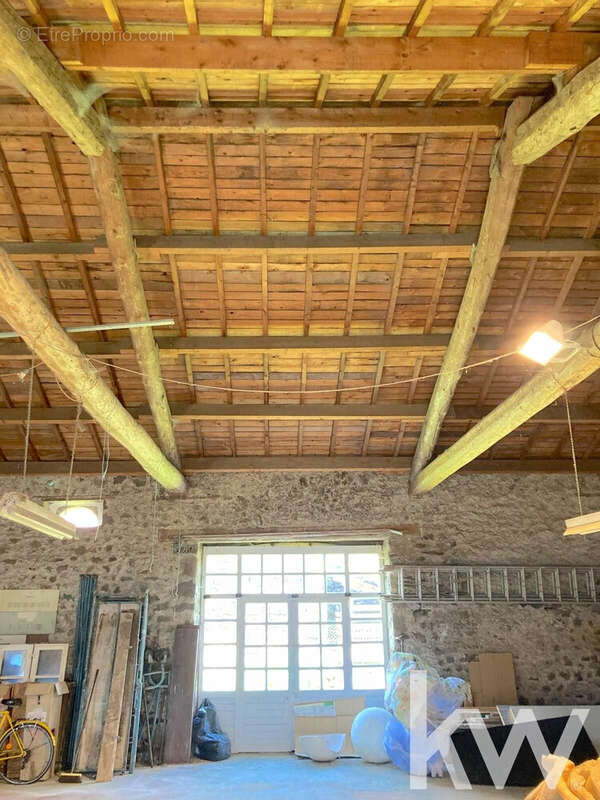 Maison 310 m² à Sainte-Eugenie-De-Villeneuve  - photo 4