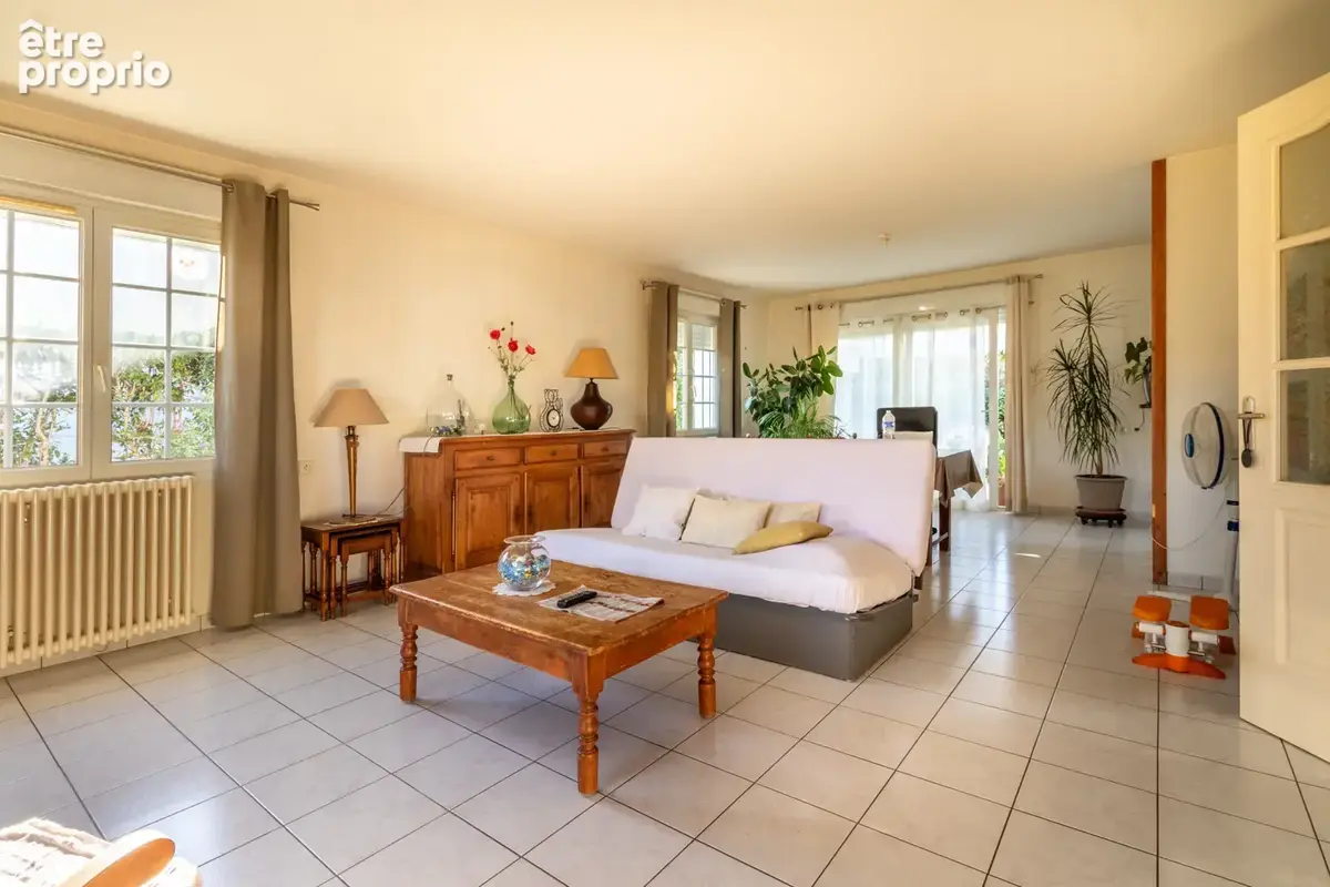 Saint-savinien   maison de plain-pied de 97 m2   grand garage   terrain de 719 m2 - photo 4