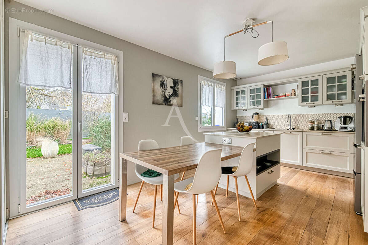 Maison à JUIGNE-SUR-LOIRE