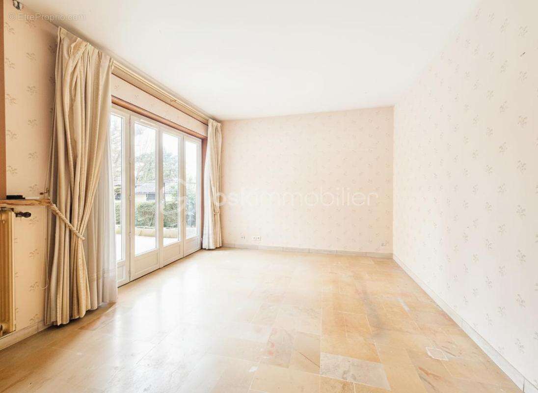 À vendre – Maison familiale avec sous-sol total à Gagny – Quartier pavillonnaire recherché - photo 5