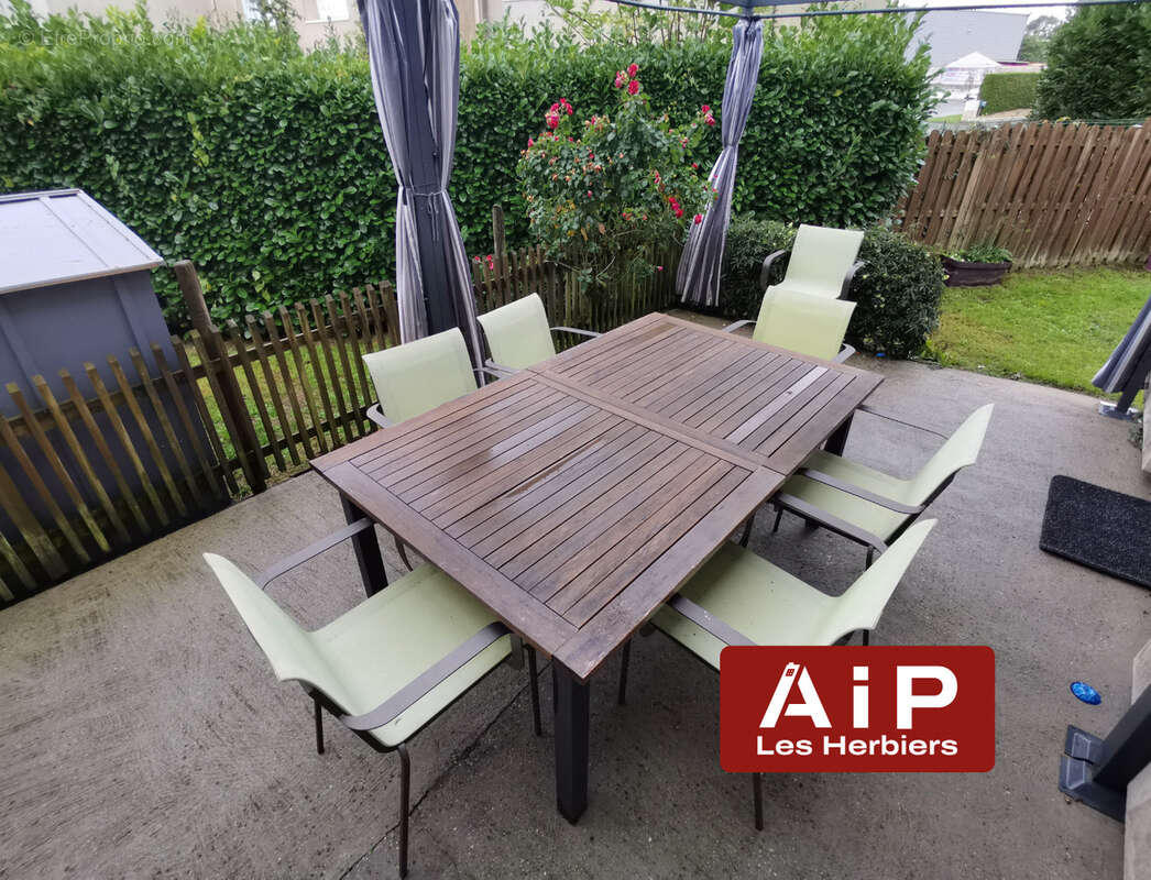 Maison à LES HERBIERS