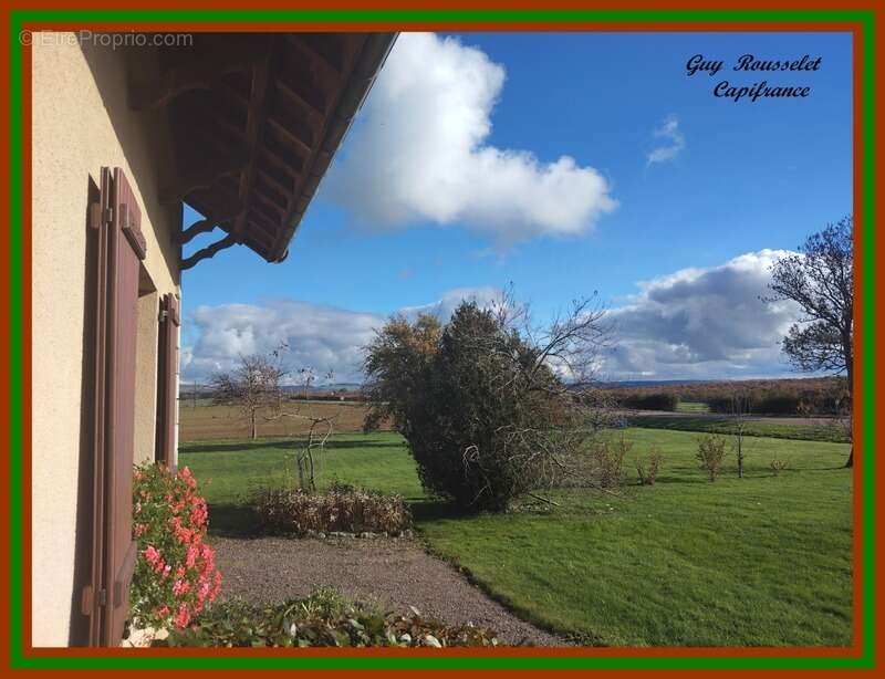 Maison à COURCELLES-LES-SEMUR