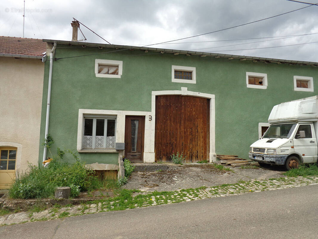 Maison à COLOMBEY-LES-BELLES