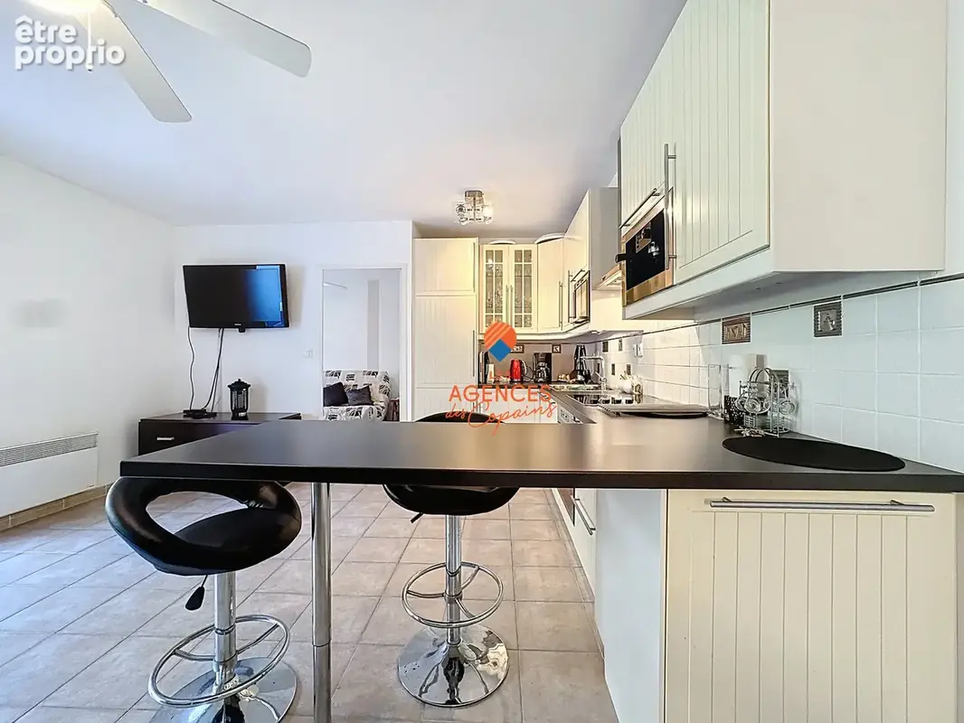 Tamaris dans residence 'standing' - splendide type 2 avec terrasse de 26 m2 et garage - photo 6