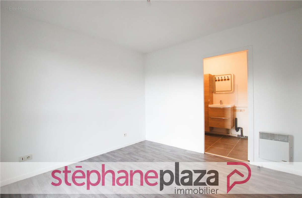 Appartement à DOMAGNE