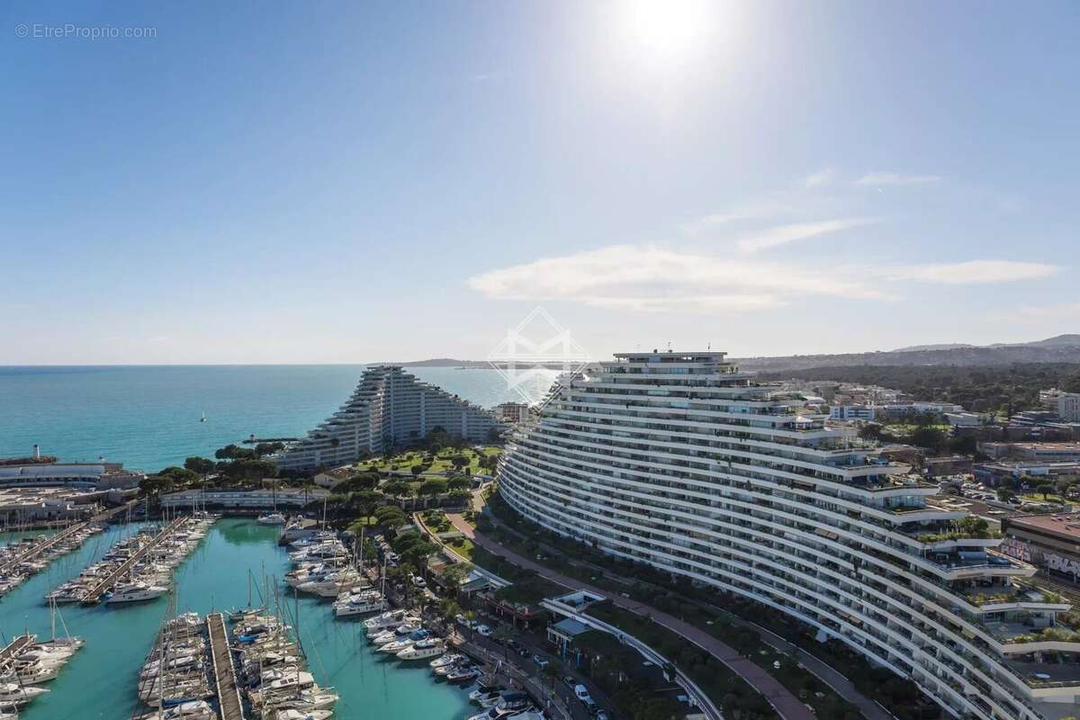 Appartement à VILLENEUVE-LOUBET