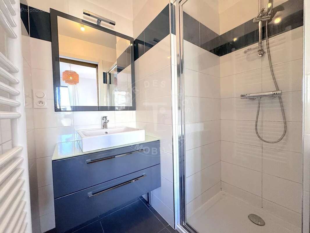Appartement T4 à vendre à Annecy – Terrasse, résidence récente - photo 12