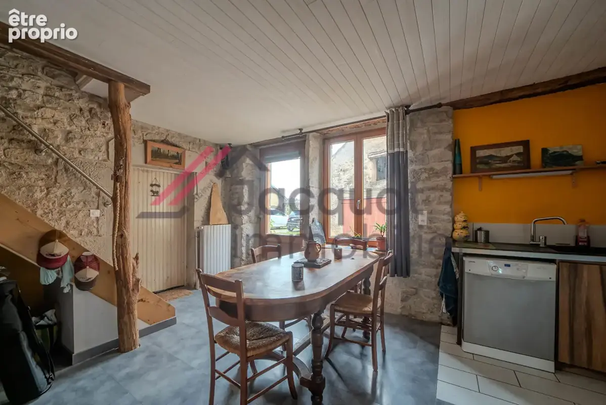 Maison 5 pièces 132 m² à vendre à La Marre (39210) - photo 4