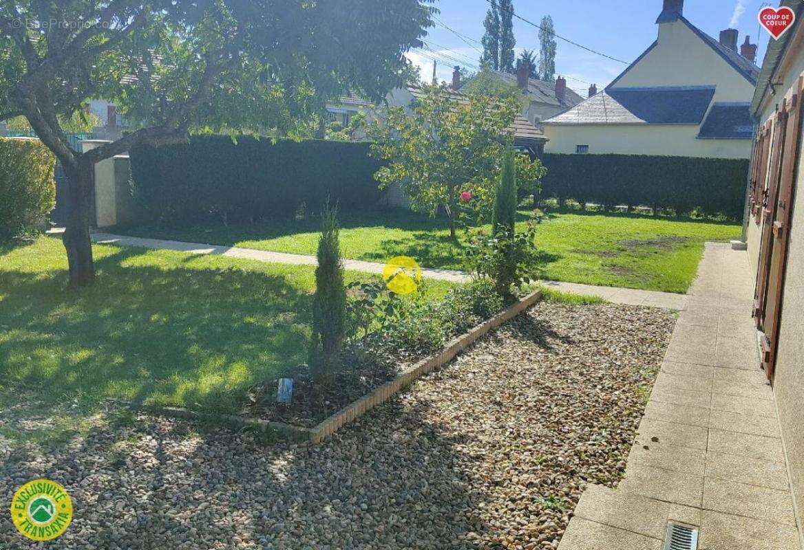 Maison à LA GUERCHE-SUR-L&#039;AUBOIS