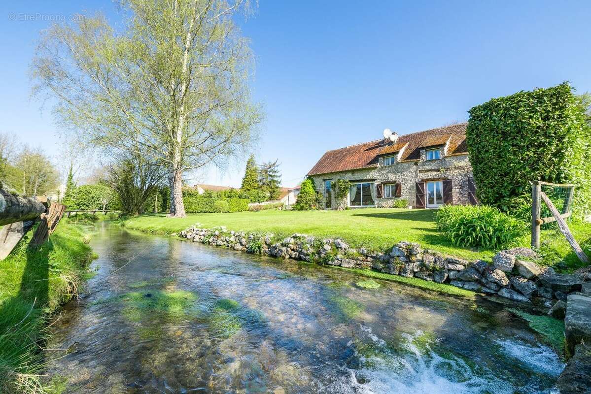 Maison à FONTAINEBLEAU