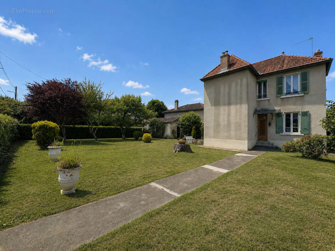 Maison à TASSIN-LA-DEMI-LUNE