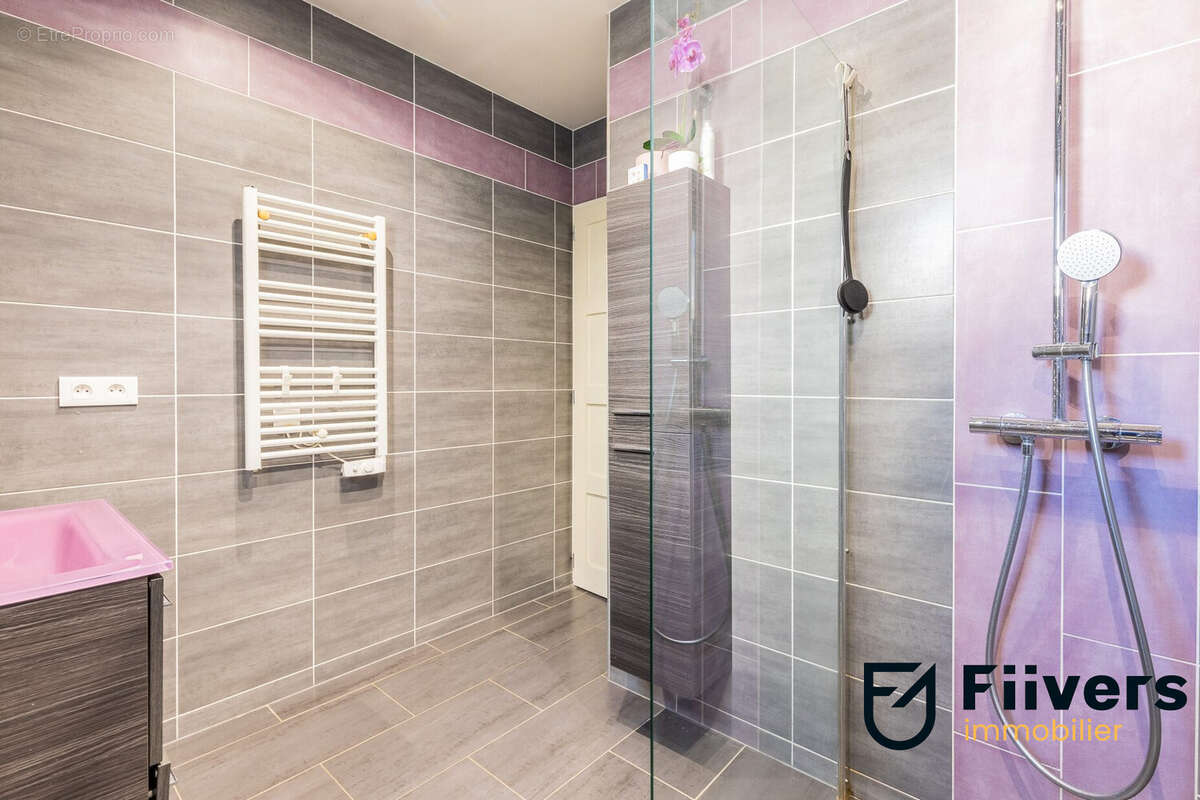 Maison à SAINTE-GENEVIEVE-DES-BOIS