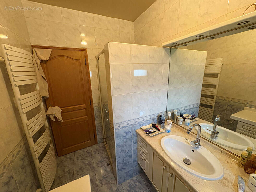 Maison à MOY-DE-L'AISNE