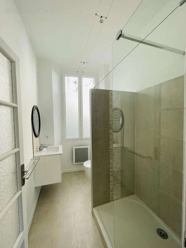 Appartement à CONTES