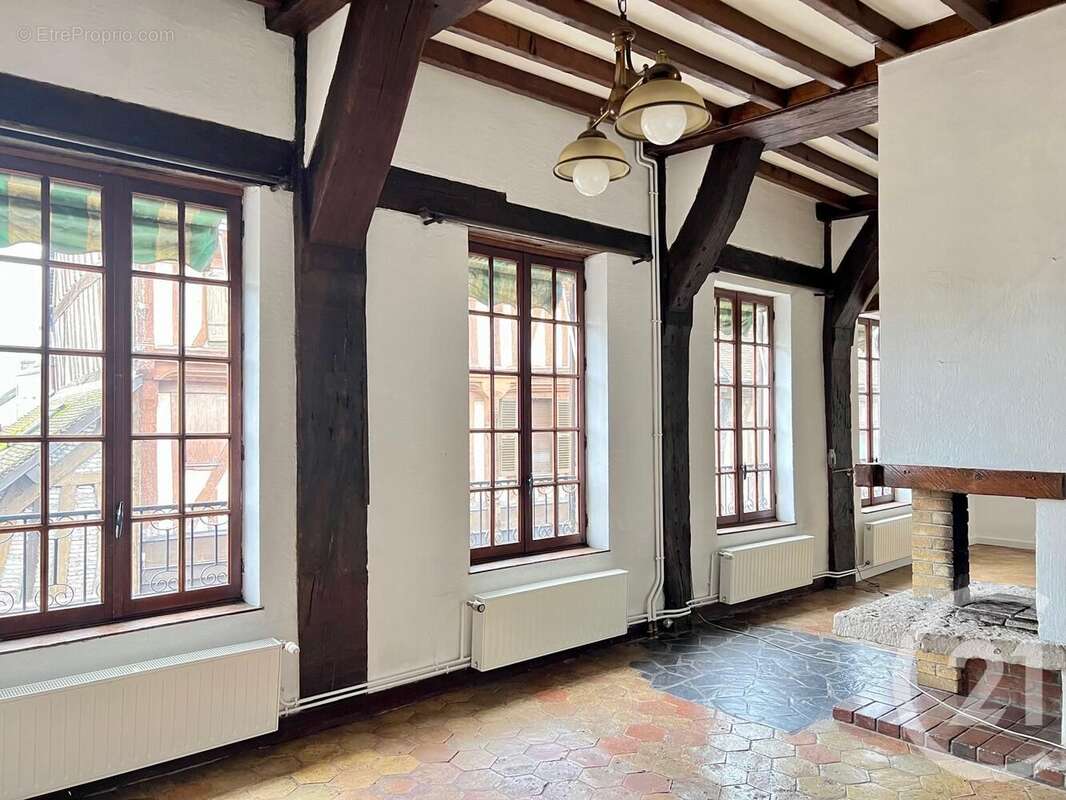 Maison à IVRY-LA-BATAILLE