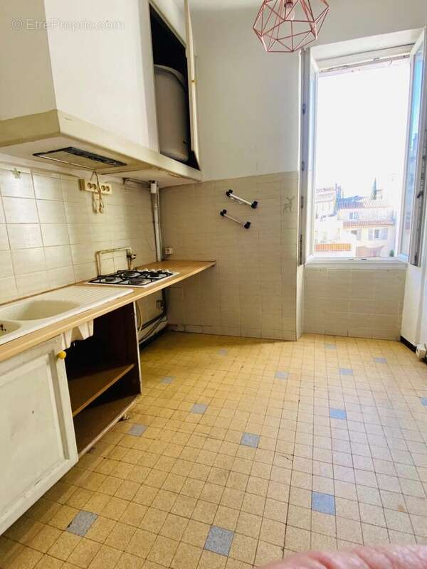 Appartement à MARSEILLE-6E