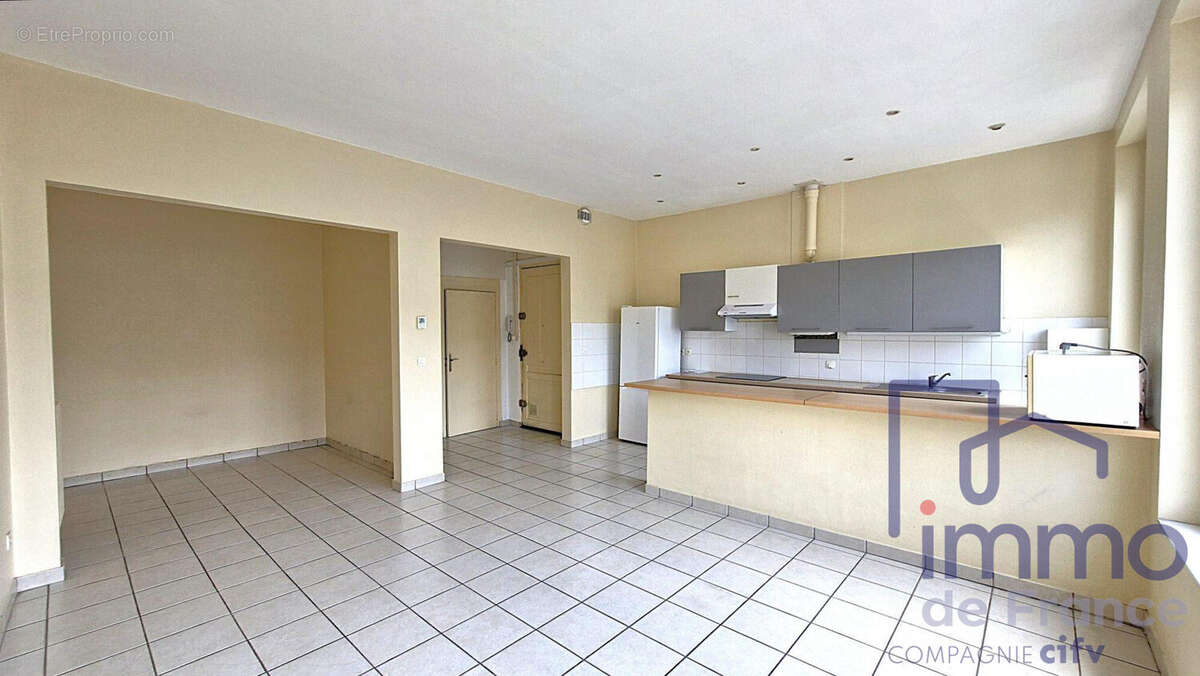 piece de vie  - Appartement à SAINT-ETIENNE