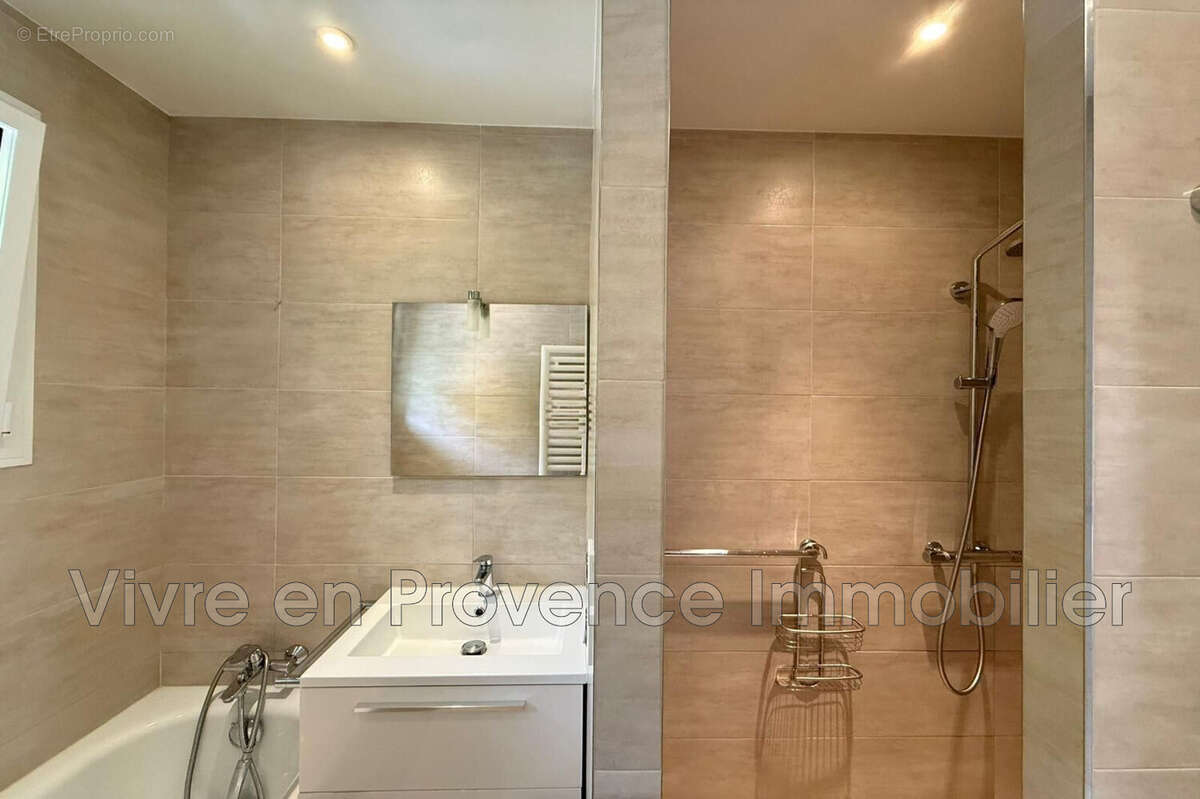 Maison 146 m² à Nandy  - photo 9