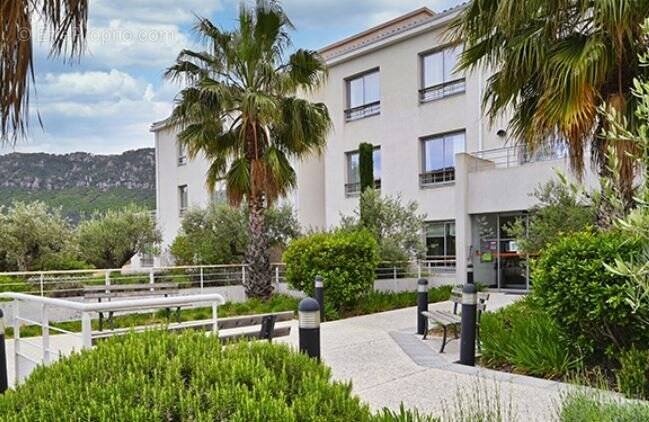 Appartement à LE REVEST-LES-EAUX