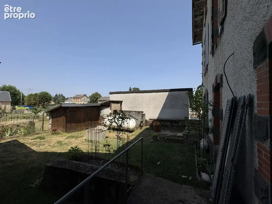 Appartement 256 m² à vendre à Mauriac (15200) - photo 3