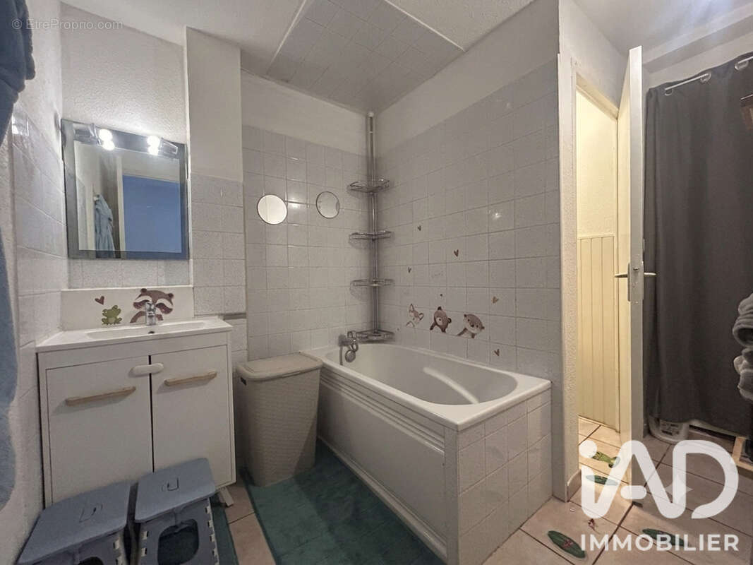 Appartement 49 m² à Saint-Laurent-De-La-Salanque  - photo 4