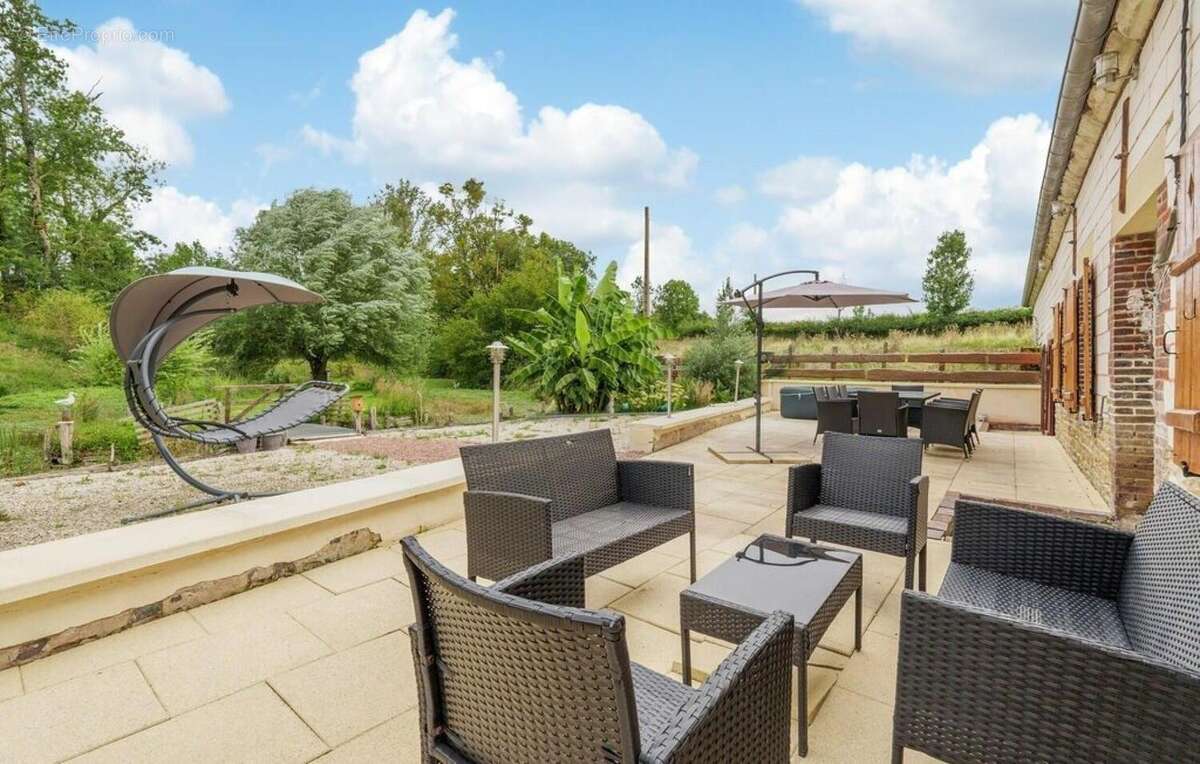 Maison 290 m² à Montigny-Les-Monts  - photo 4