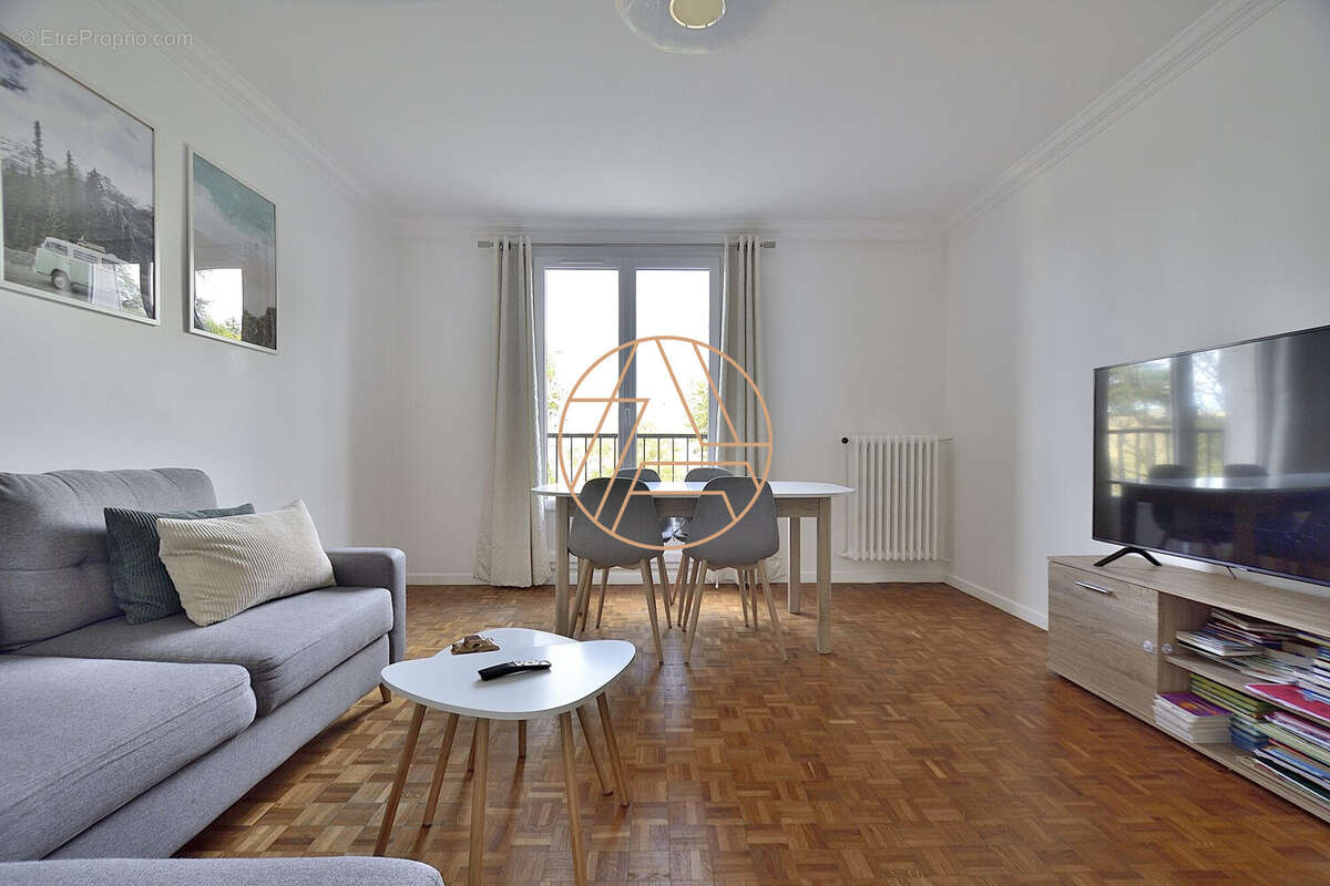 Appartement à SAINT-MAUR-DES-FOSSES