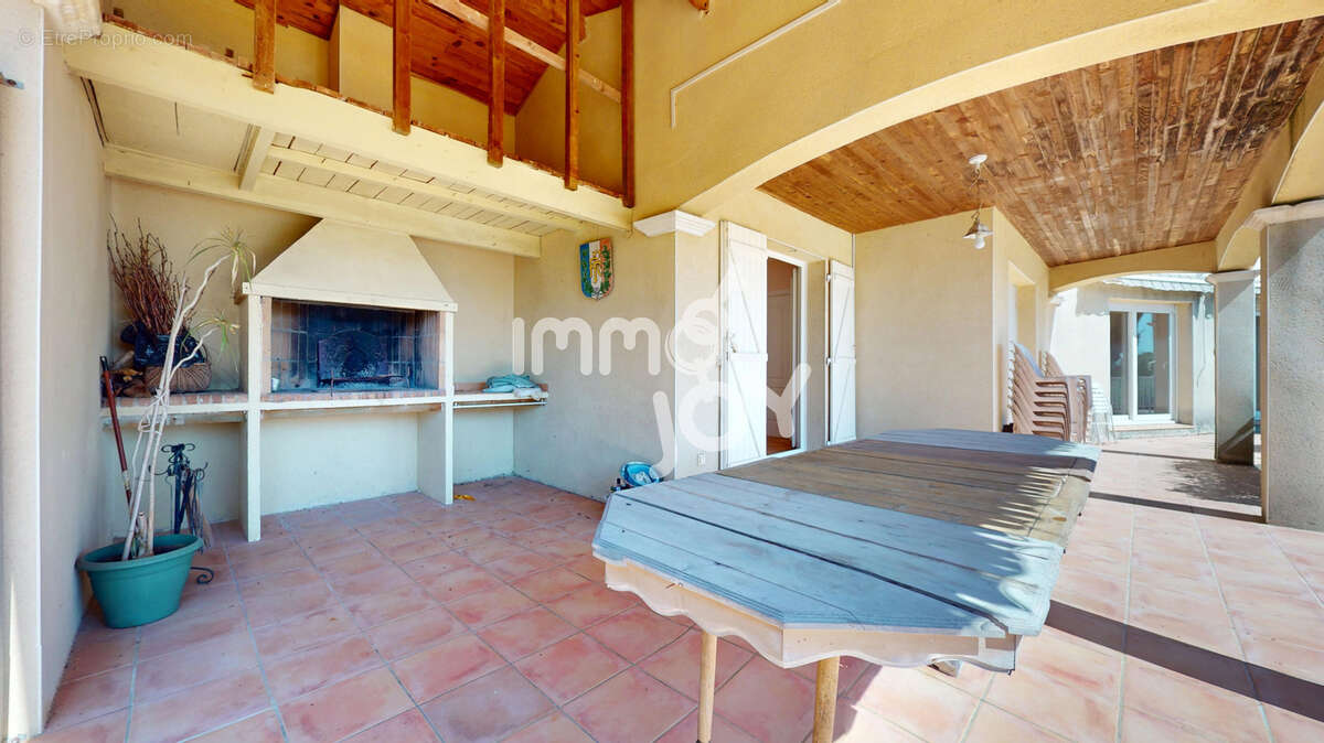 Ouveillan - villa de 169m2 - piscine - terrain de 1603m2 - photo 10