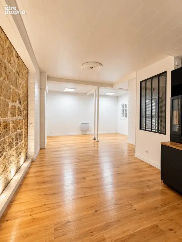 Appartement type 'Loft' - 65 m2 - Rez-de-chaussée - Quartier Chartrons - photo 4