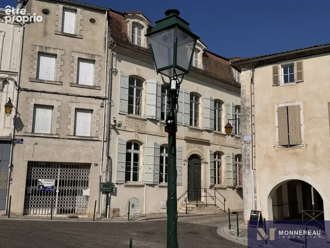 Batisse remarquable au centre ville - photo 18