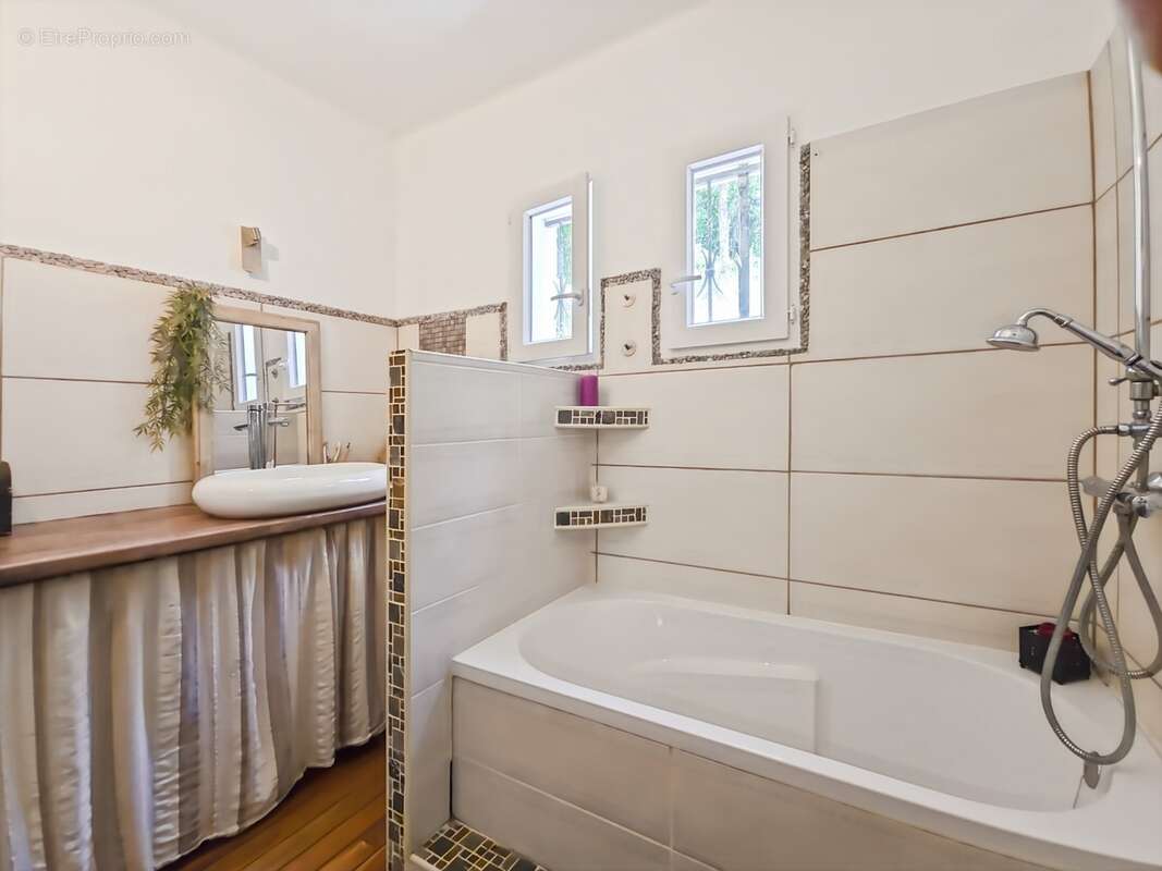 Maison de plain-pied avec vue mer – COTI-CHIAVARI (20) - photo 17