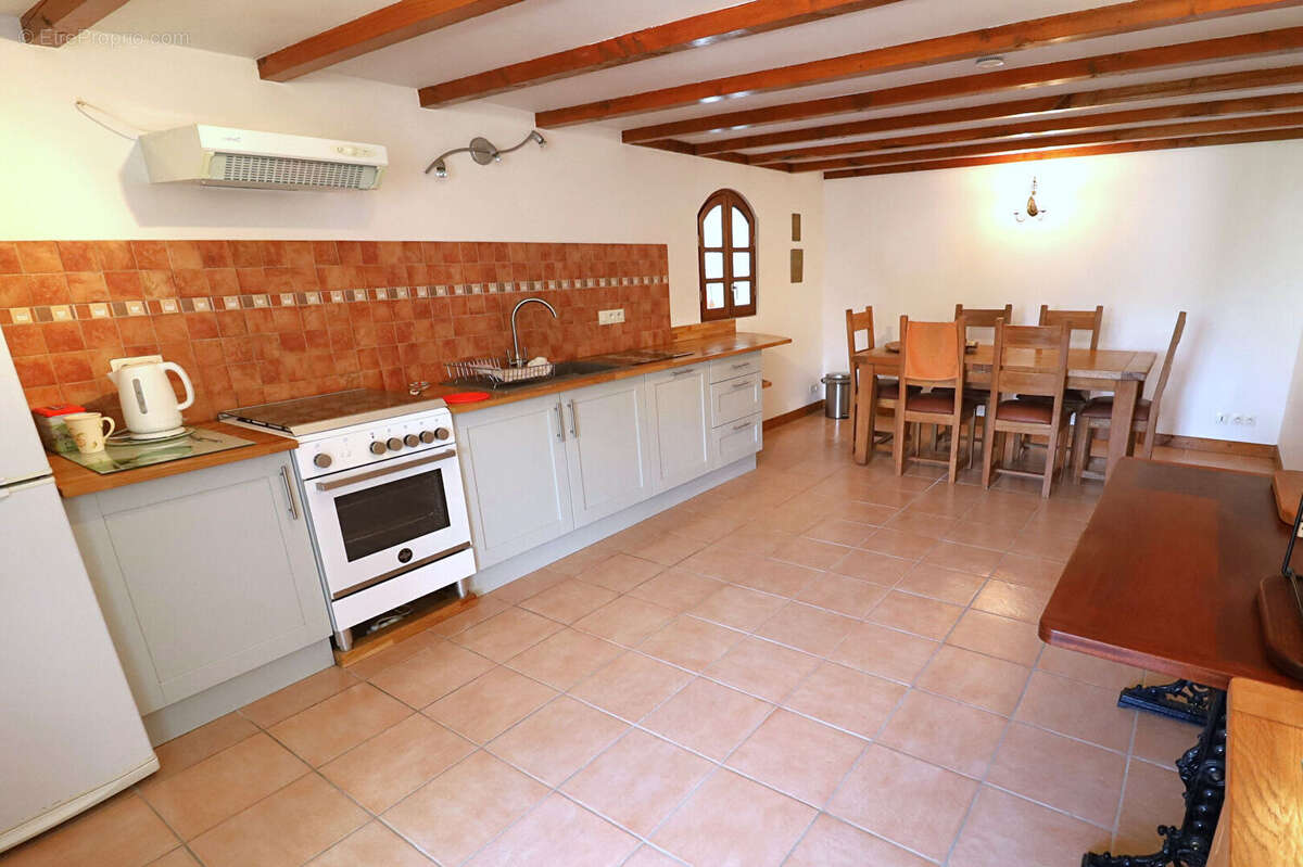 Maison de village rénovée  3 chambres avec salle d'eau privative  Village recherché - photo 9
