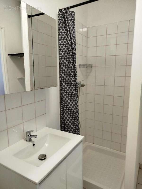   - Appartement à VILLEURBANNE