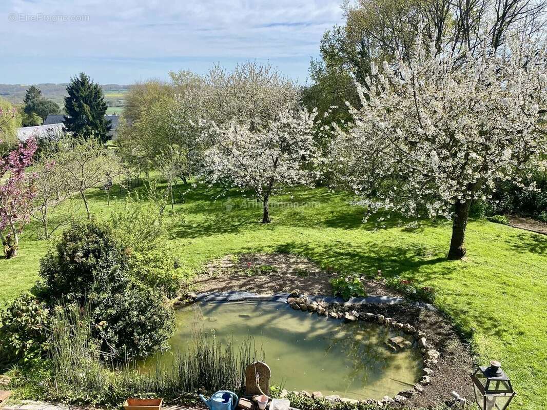 Maison à LA CHARTRE-SUR-LE-LOIR